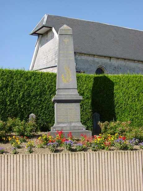 Le monument aux morts de BERGUENEUSE