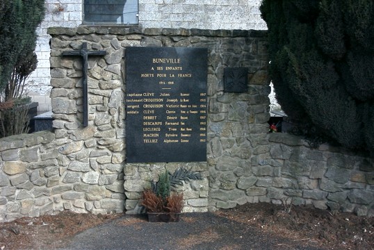 Le monument aux morts de BUNEVILLE