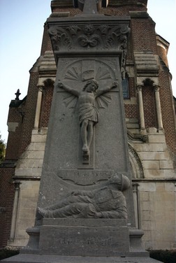 Le monument aux morts de Brias (dtail)