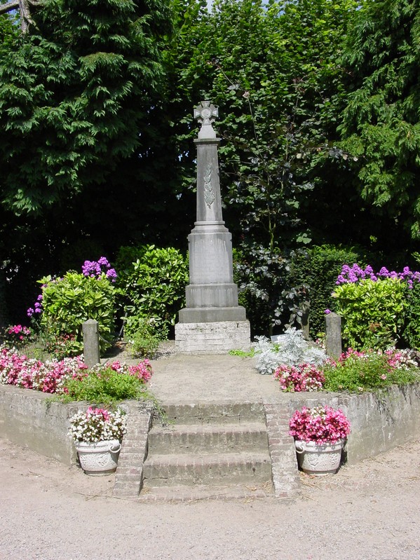 Le monument aux morts de GIVENCHY-LE-NOBLE