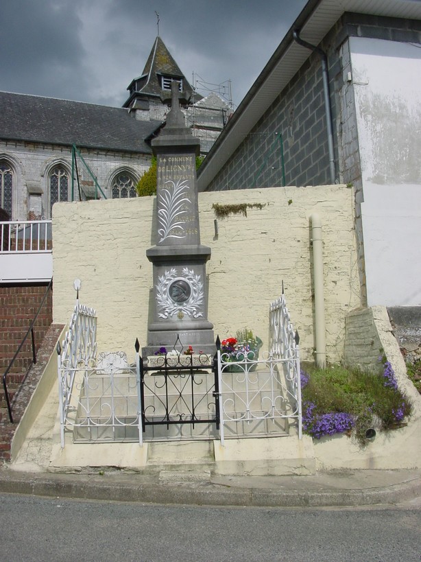 Le monument aux morts de LIGNY-SUR-CANCHE