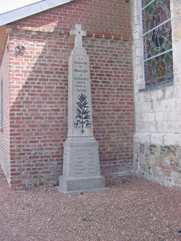 Le monument aux morts de MARQUAY