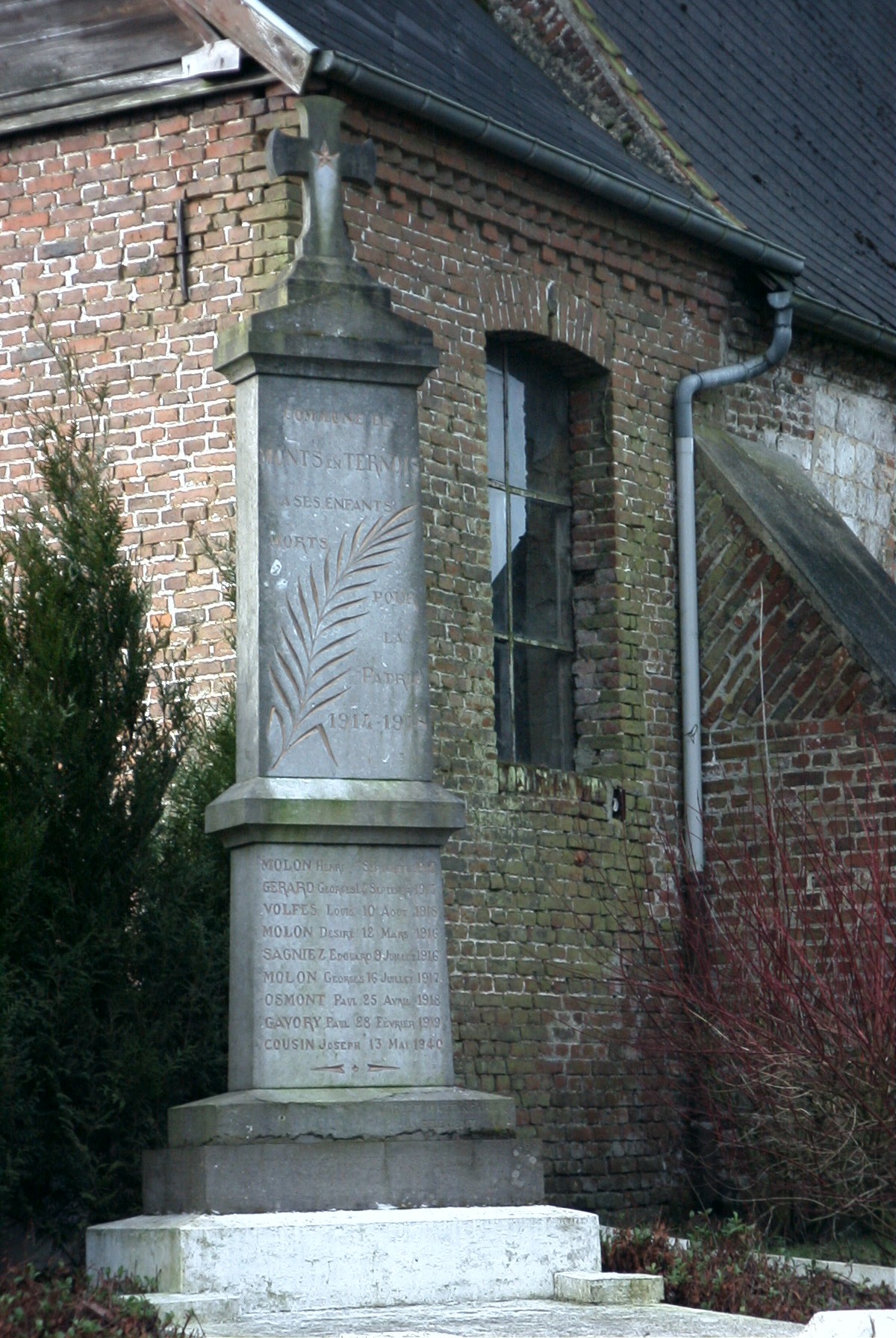 Le monument aux morts de MONTS-EN-TERNOIS