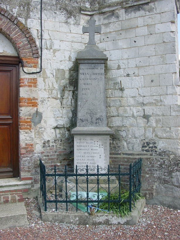 Le monument aux morts de NOEUX-LES-AUXI