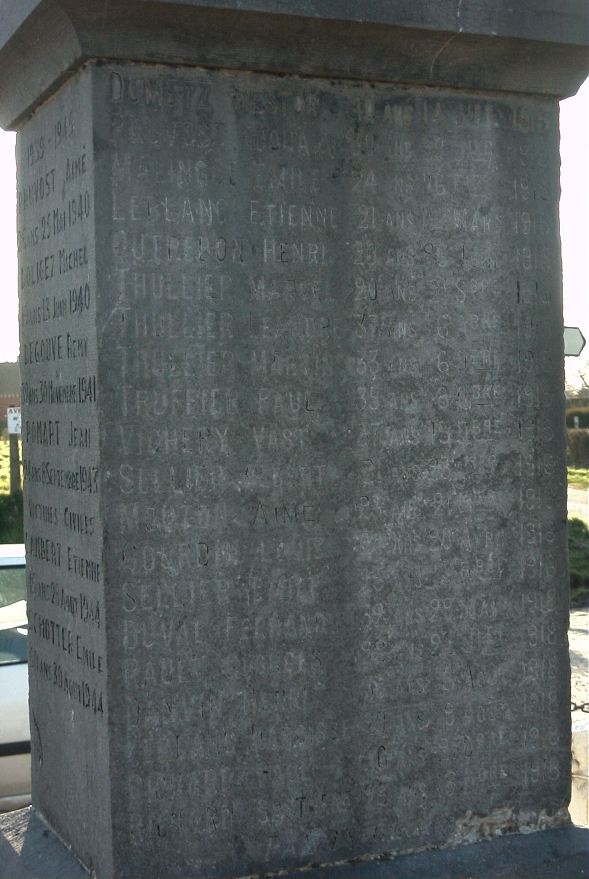 Le monument aux morts d'OEUF-EN-TERNOIS