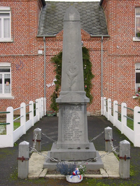 Le monument aux morts de REBREUVIETTE